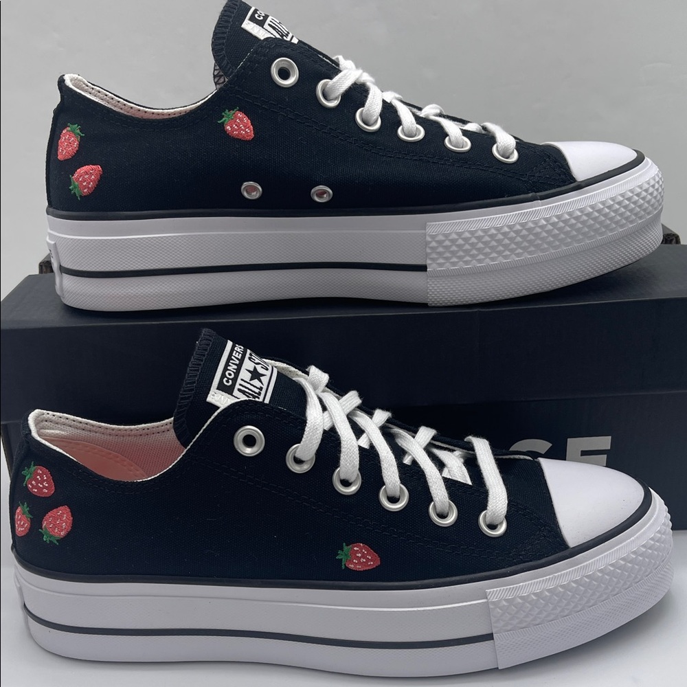 Converse WMNS Black Platform Sneakers A14935F
CTAS LIFT OX
BLACK/SOFT RED